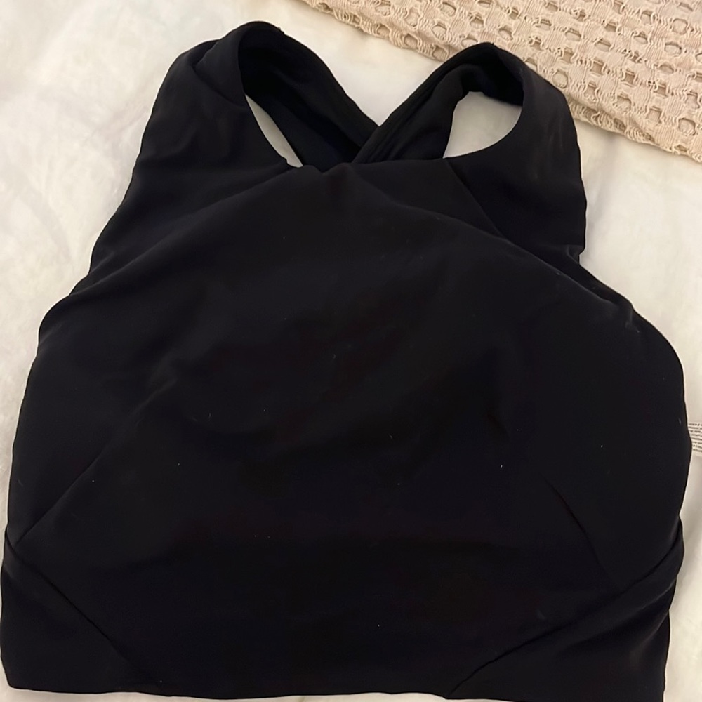 Black lululemon sports bra